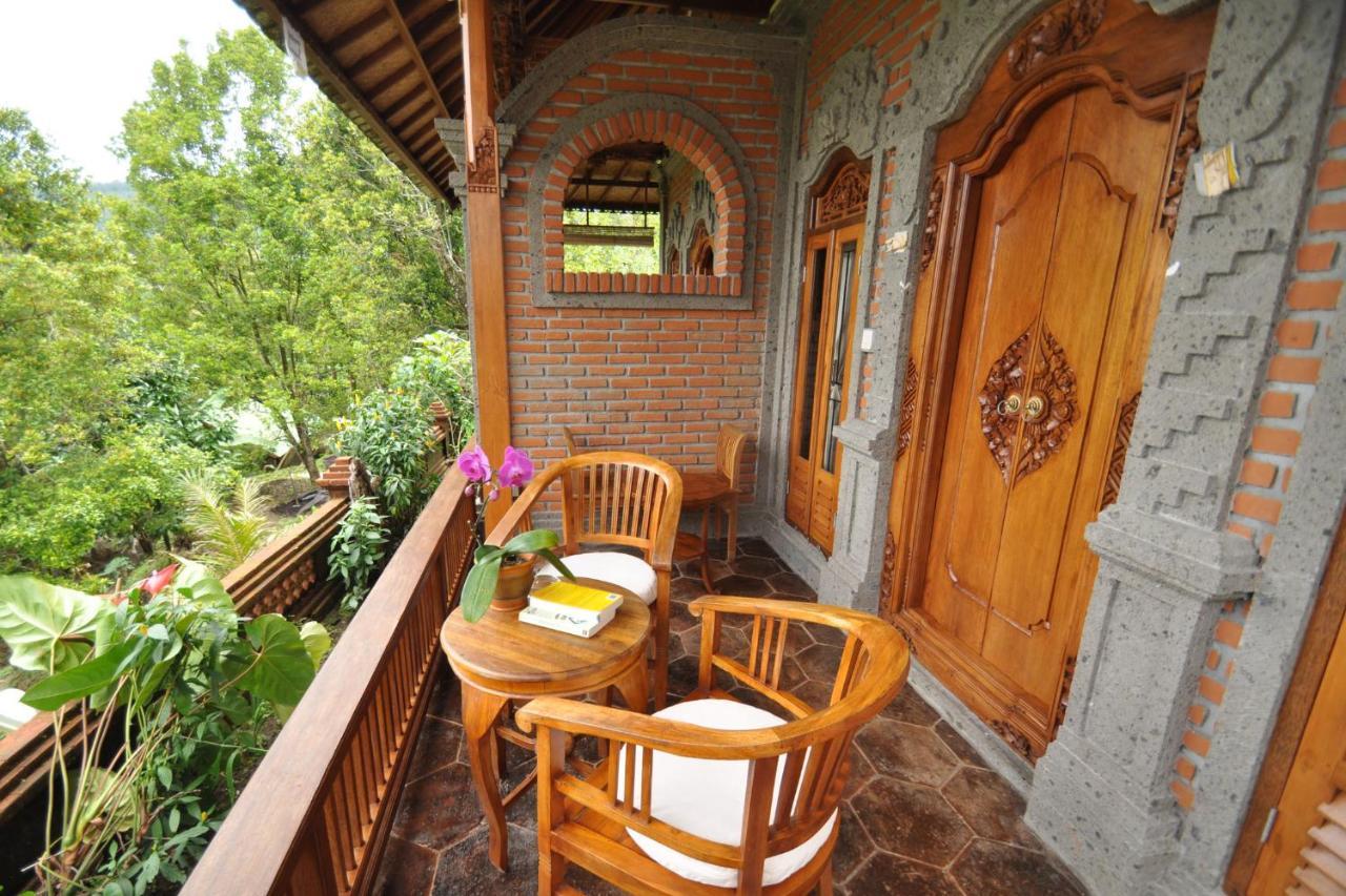 Puri Lumbung Restaurant & 2* Munduk