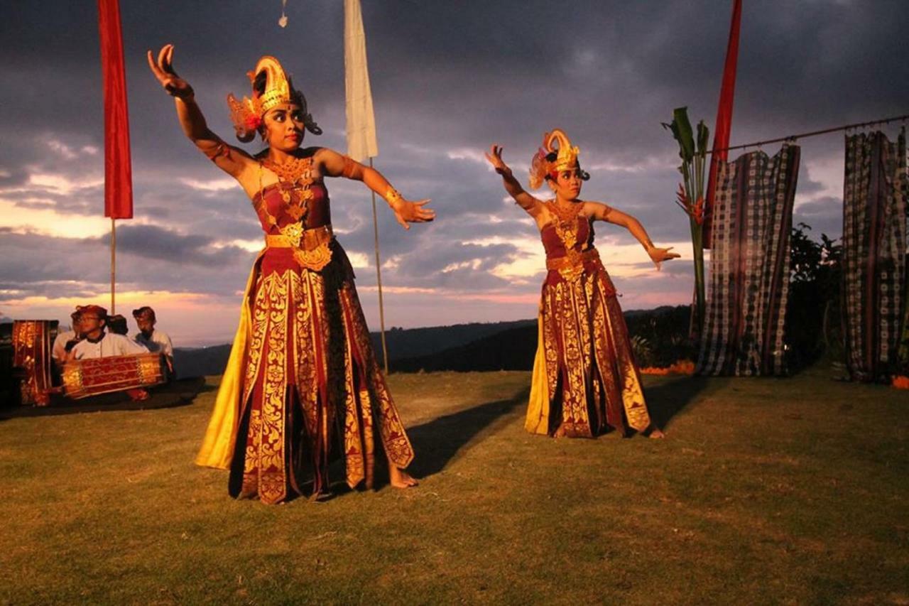 Puri Lumbung Restaurant & 2* Munduk