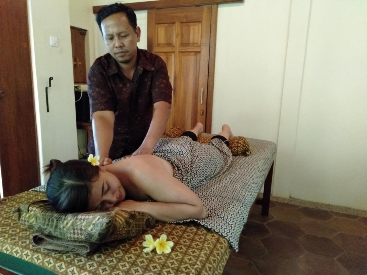 Puri Lumbung Munduk